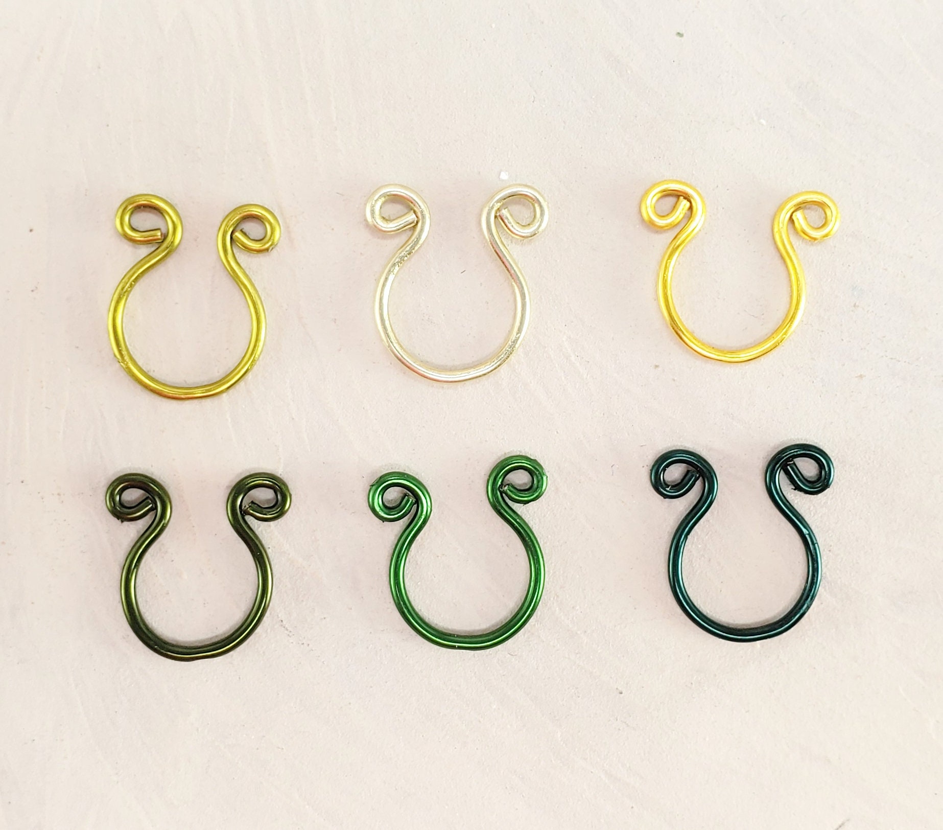 6Er Set Nasenringe Oder Ohrringe in Grün + Gelb Zum Preis Von 5 Fake No Piercing Body Schmuck, Geschenk Frau Mann Unisex, Verstellbar von WireandWings