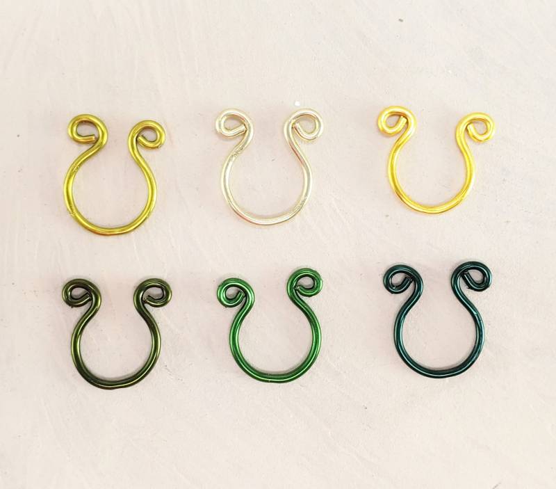 6Er Set Nasenringe Oder Ohrringe in Grün + Gelb Zum Preis Von 5 Fake No Piercing Body Schmuck, Geschenk Frau Mann Unisex, Verstellbar von WireandWings
