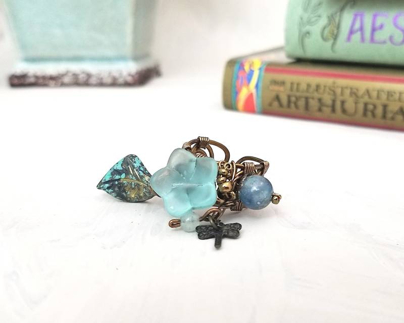 Fairytale Forest Fantasy Floral Ring in Petrol/Aqua/Himmelblau Mit Libelle Renaissance Verstellbarer Draht Fairytale Forest Fantasy Floral Ring in Petrol/Aqua/Himmelblau Mit Libelle Renaissance Verstellbarer Draht von WireandWings