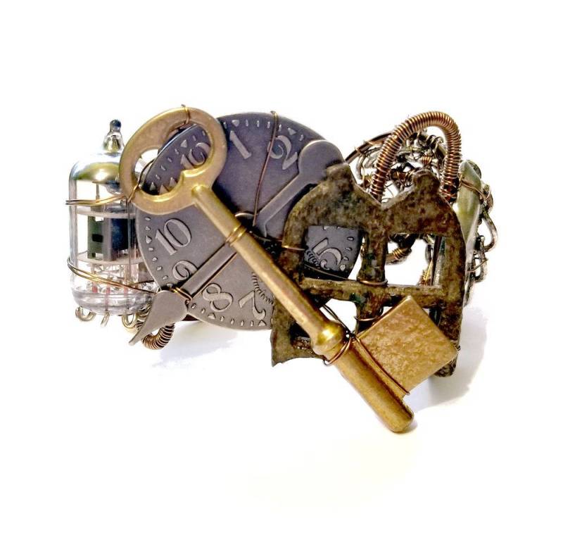 Industrial/steampunk Artefakt Manschettenarmband Unisex Verstellbarer Draht #1672 Industrial/steampunk Artefakt Manschettenarmband Unisex Verstellbarer Draht #1672 von WireandWings