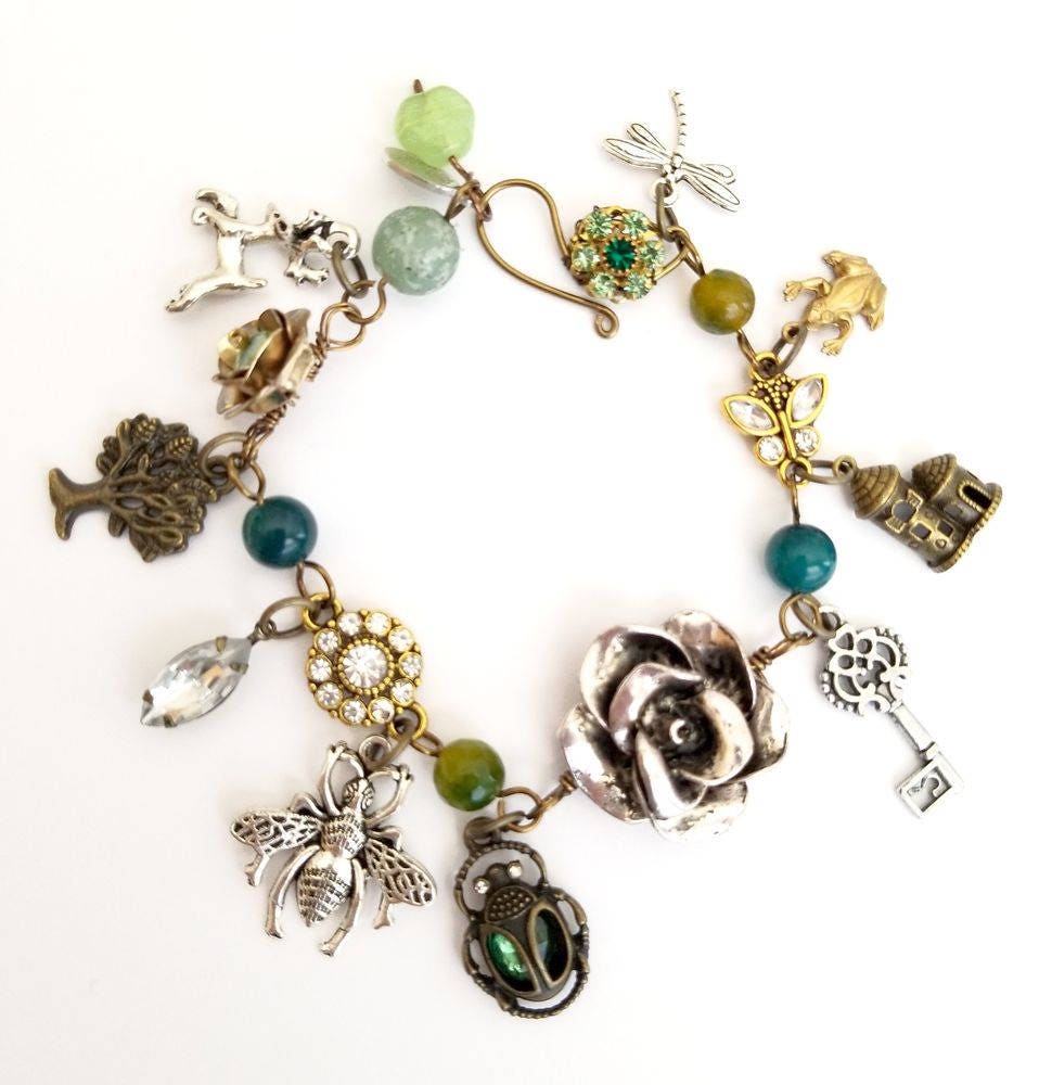 Märchen Wald Armband in Grün Renaissance Verstellbar Länge Fantasy von WireandWings