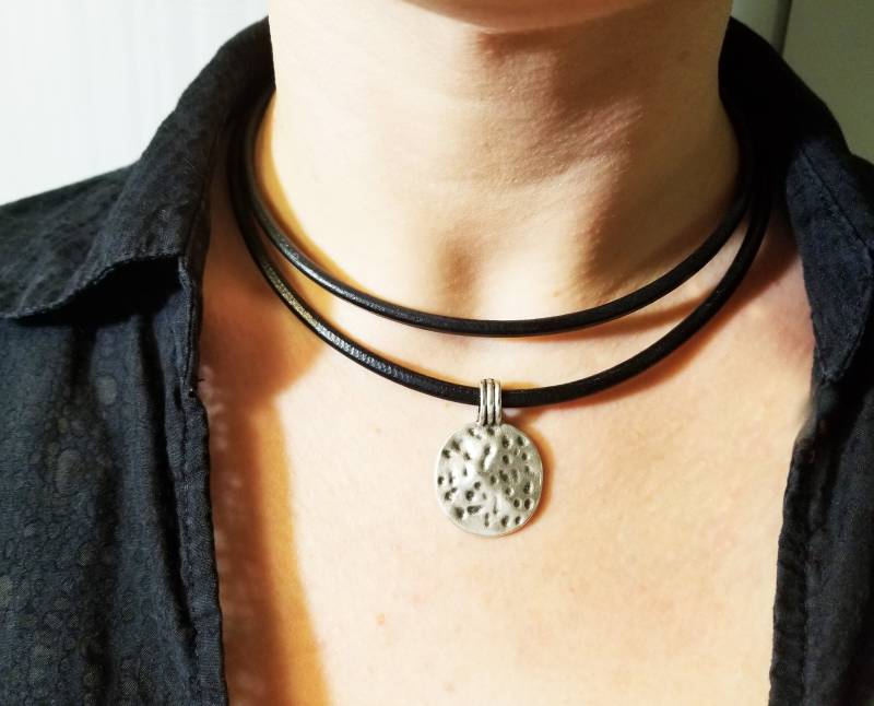 Handgefertigte Nappaleder Anhänger Kette Alpaka Silber Unisex Schmuck Handgefertigte Nappaleder Anhänger Kette Alpaka Silber Unisex Schmuck von WiredLifeArt