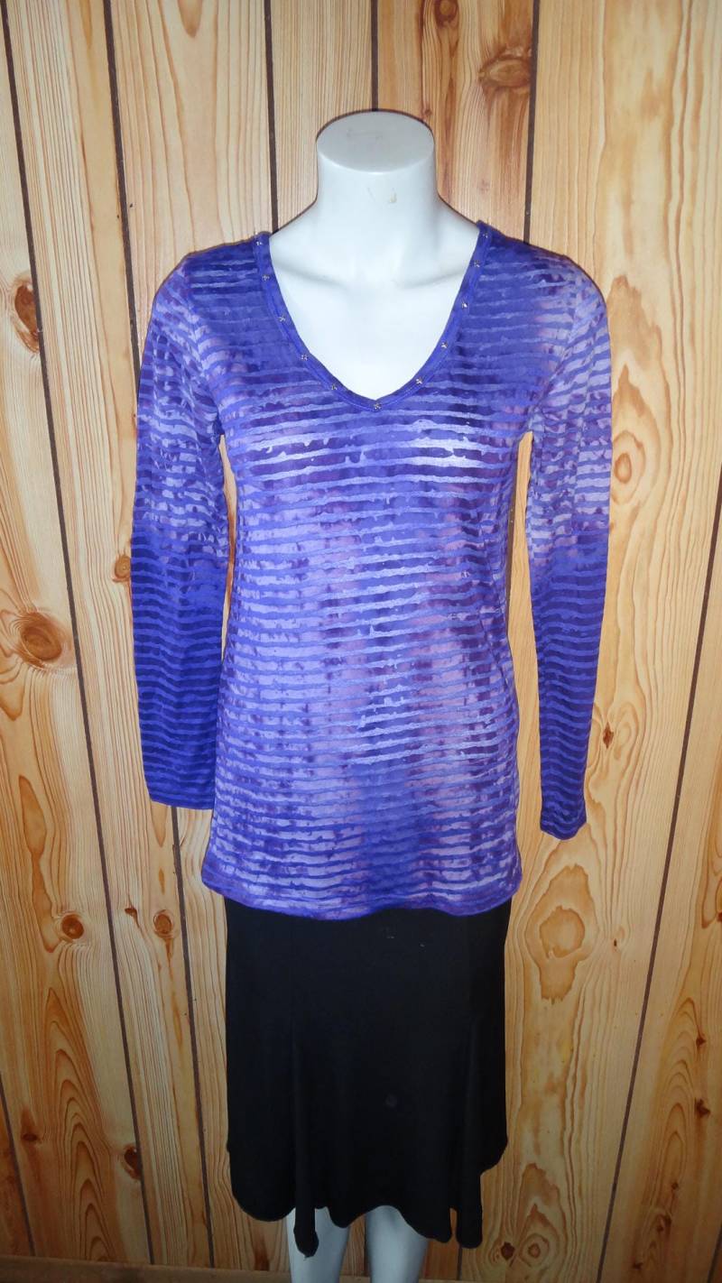 Krawatte Farbstoff Longsleeve Mit Nieten Ausschnitt. Damen Größe Medium von WiseWitchWear