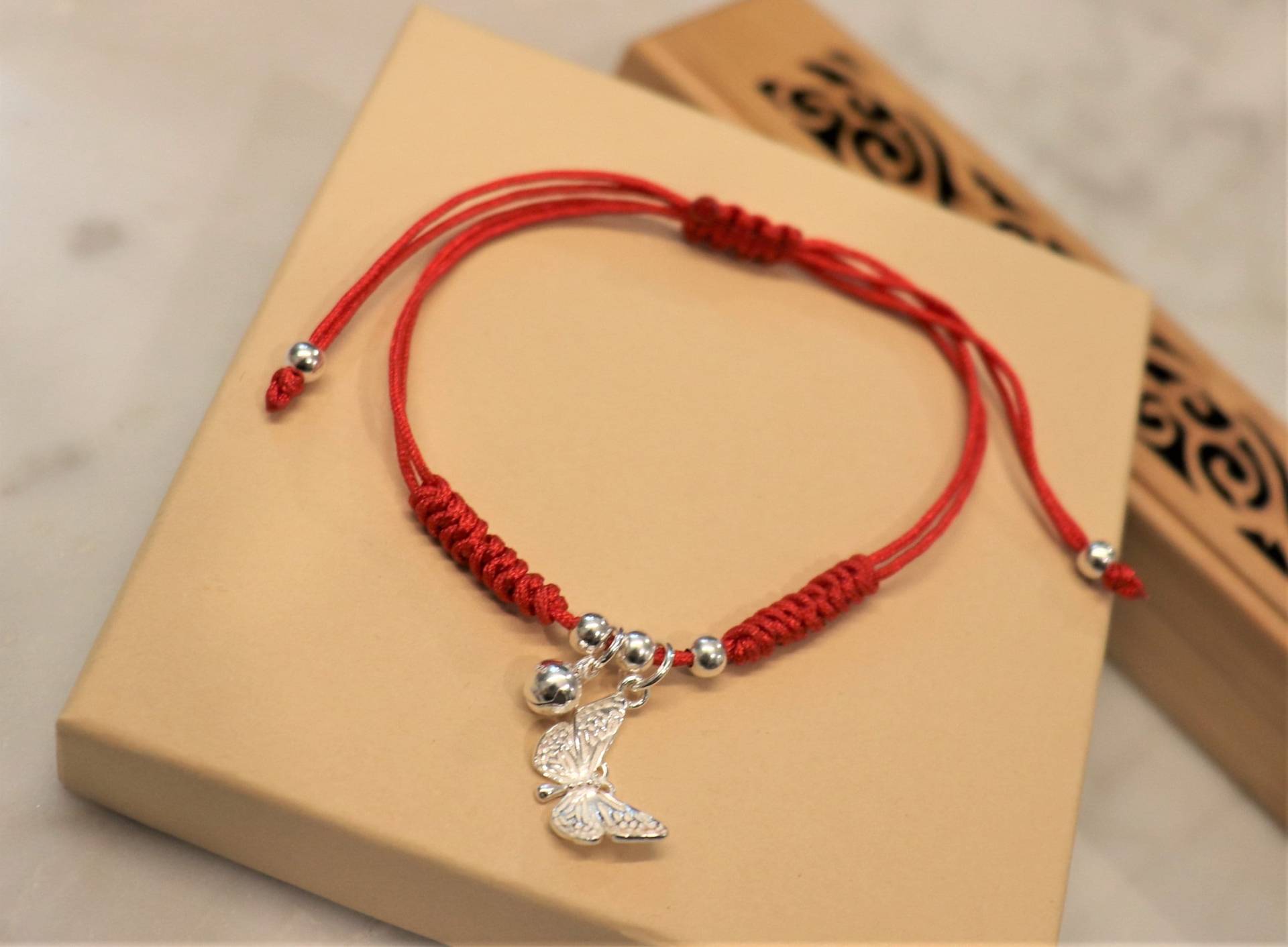 Rotes Schnur-Armband | Fußkettchen, Rote Kordel Schmetterling Armband/Fußkettchen, Silber Charm Glücksarmband, Geschenk Für Mädchen von WishesOnWrists