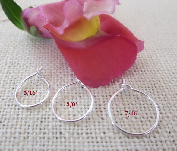 Kleine Creolen in Sterling Silber Oder 14 K Gold Gefüllt von Wisteriaearrings