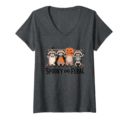 Damen Spooky & Feral Waschbär Halloween – Süßes oder Saures Herbstparty T-Shirt mit V-Ausschnitt von Witch Better Have My Tee.USA