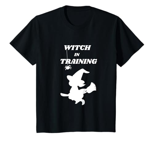 Kinder Hexe im Training Hexen Zauberer verzauberter Spruch T-Shirt Kinder Hexe im Training Hexen Zauberer verzauberter Spruch T-Shirt von Witch in training funny saying witches spell