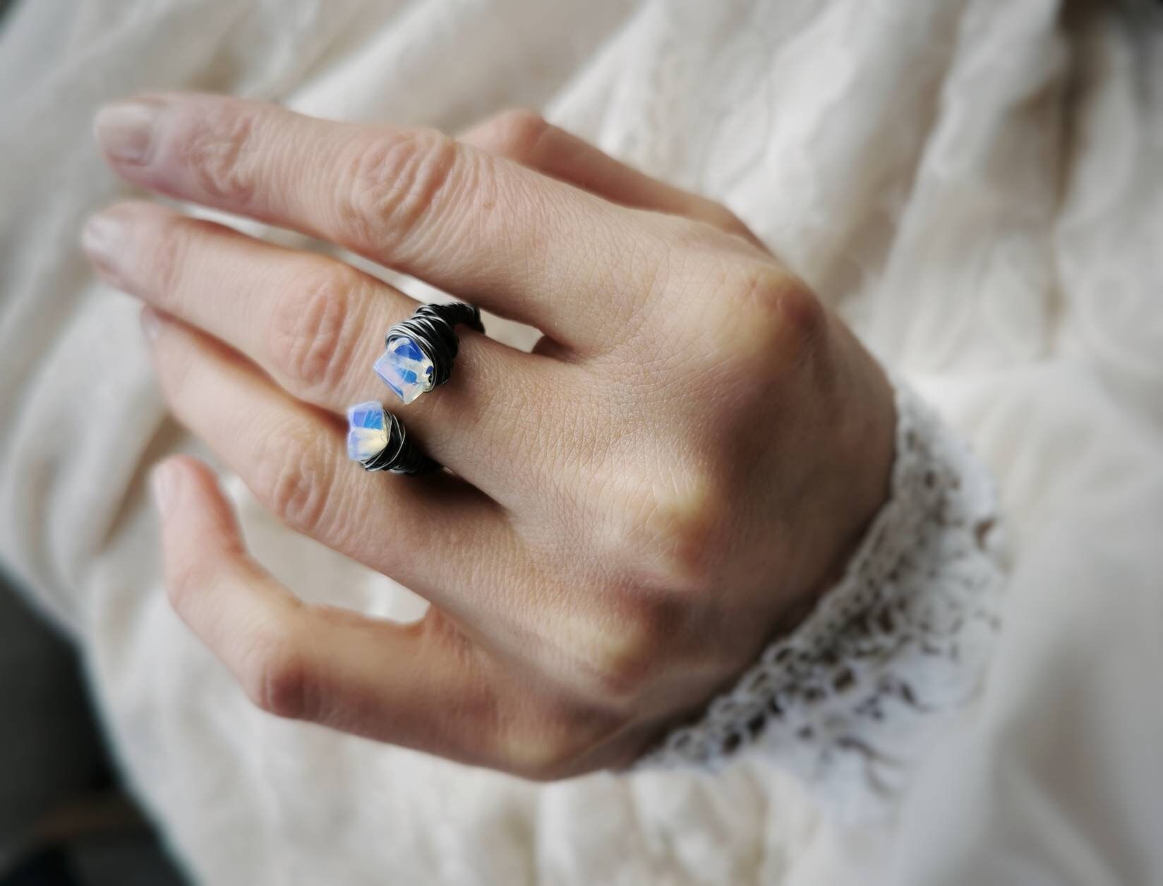 Mondstein Ring, Verstellbarer Draht Gewickelt Kristall Healing Schmuck, Boho Ring Mondstein Ring, Verstellbarer Draht Gewickelt Kristall Healing Schmuck, Boho Ring von WitchCart