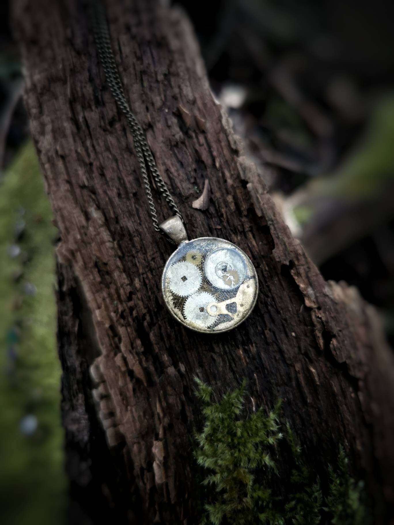 Recycle Steampunk Halskette, Uhren Schmuck, Vintage, Resin Art, Unikat Recycle Steampunk Halskette, Uhren Schmuck, Vintage, Resin Art, Unikat von WitchCart