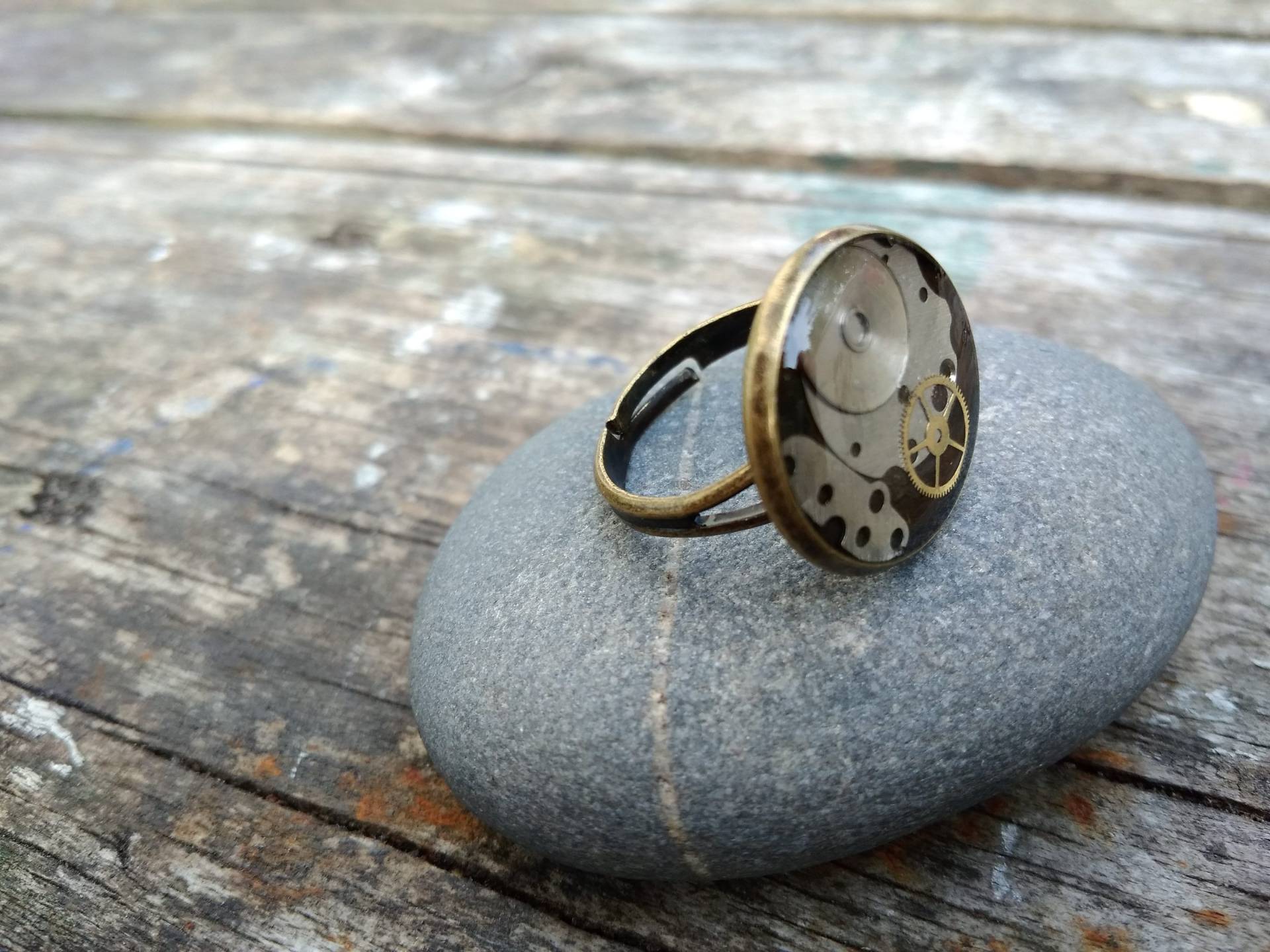steampunk Upcycled Ring, Recycled Uhren Schmuck, Resin Art Unikat, Verstellbarer Ring steampunk Upcycled Ring, Recycled Uhren Schmuck, Resin Art Unikat, Verstellbarer Ring von WitchCart