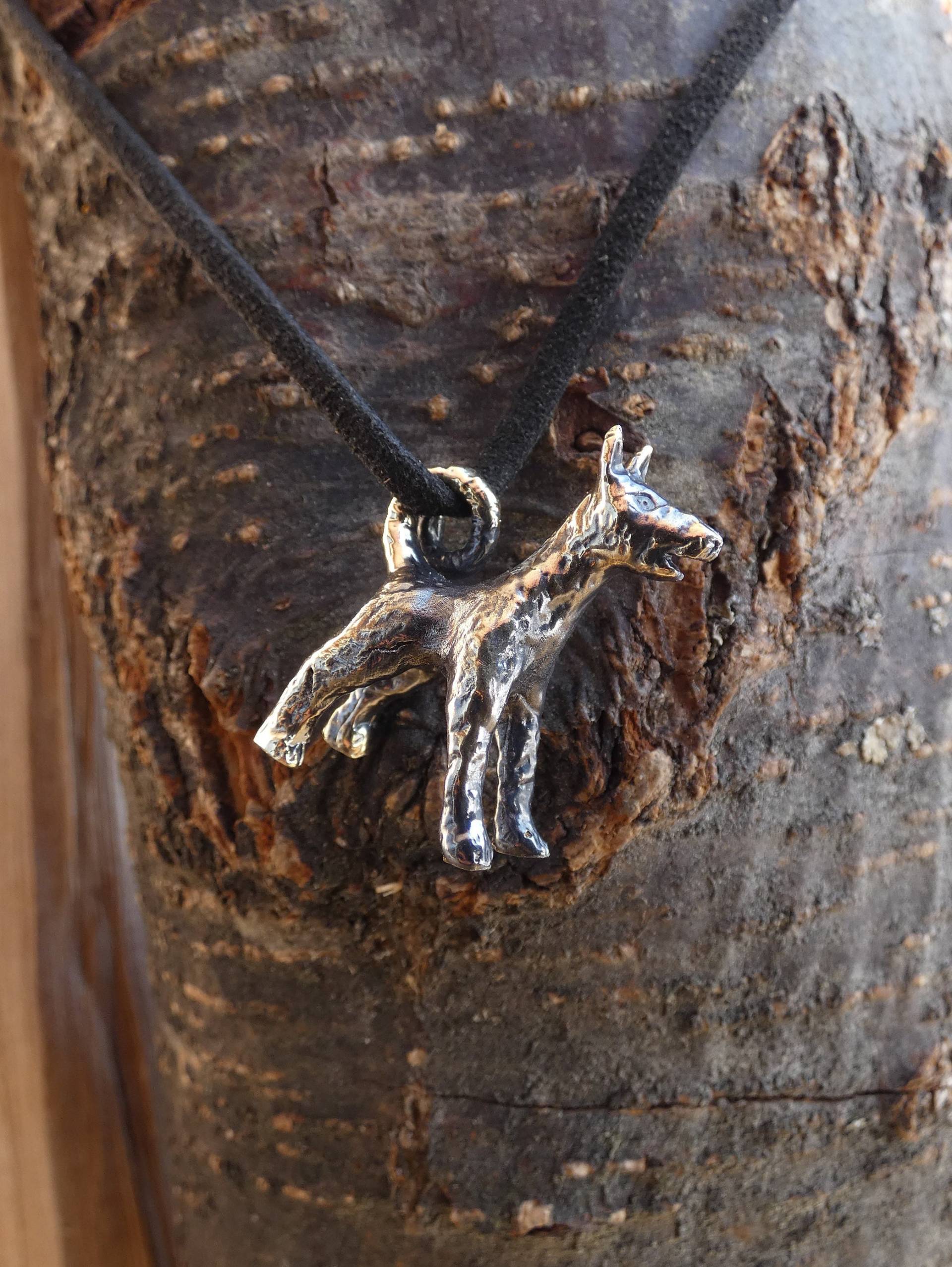 Handmade Bronze Hund Anhänger | Umweltfreundliche Boho Tier Halskette Unisex Geschenk Für Tierliebhaber Handmade Bronze Hund Anhänger | Umweltfreundliche Boho Tier Halskette Unisex Geschenk Für Tierliebhaber von WitchJewelryShop