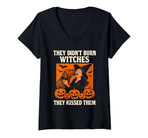 Damen They Didn't Burn Witches Funny Dog Kiss Witchy Halloween T-Shirt mit V-Ausschnitt Damen They Didn't Burn Witches Funny Dog Kiss Witchy Halloween T-Shirt mit V-Ausschnitt von Witchy Doggy Kiss Designs