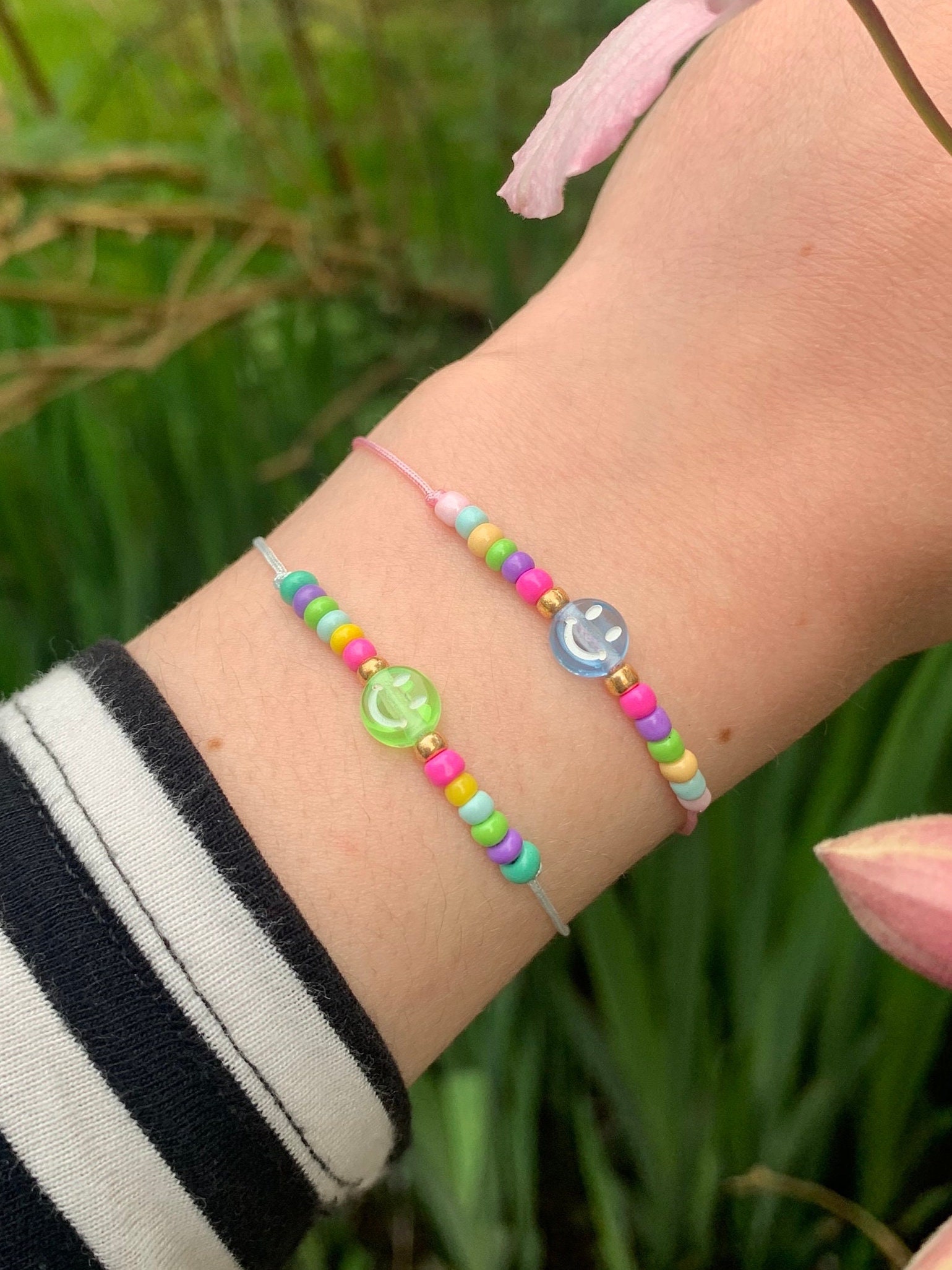 Smiley-Armband "Pastell Candy" Mit Makrameeverschluss | in Verschiedenen Farben Smiley-Armband "Pastell Candy" Mit Makrameeverschluss | in Verschiedenen Farben von WitchyPearls