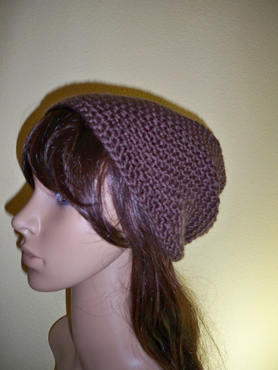Dark Mauve Tweed Mütze Dark Mauve Tweed Mütze von WithHopeandLove