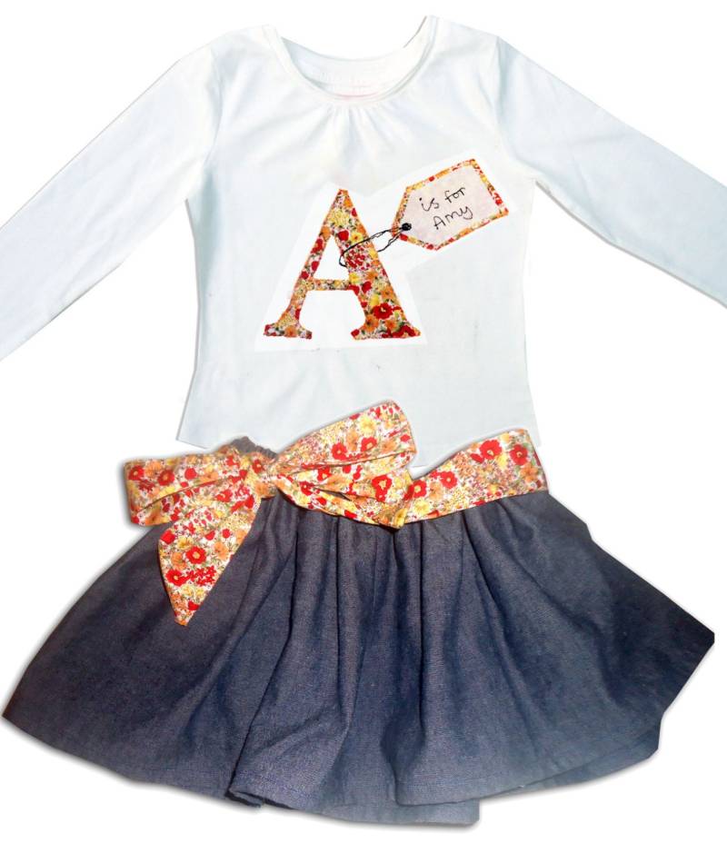 Mädchens Personalisierter Rock Und T-Shirt Outfit, Mädchenkleidung, Geschenke Für Mädchen von WithHugsandKisses