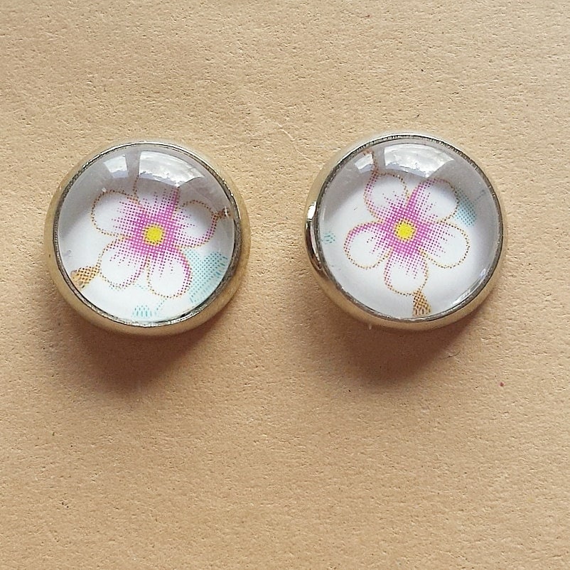Weiße Und Rosa Blumen Cabochon Ohrstecker Handgemacht Frühling Geschenk von WithLoveFromLiz