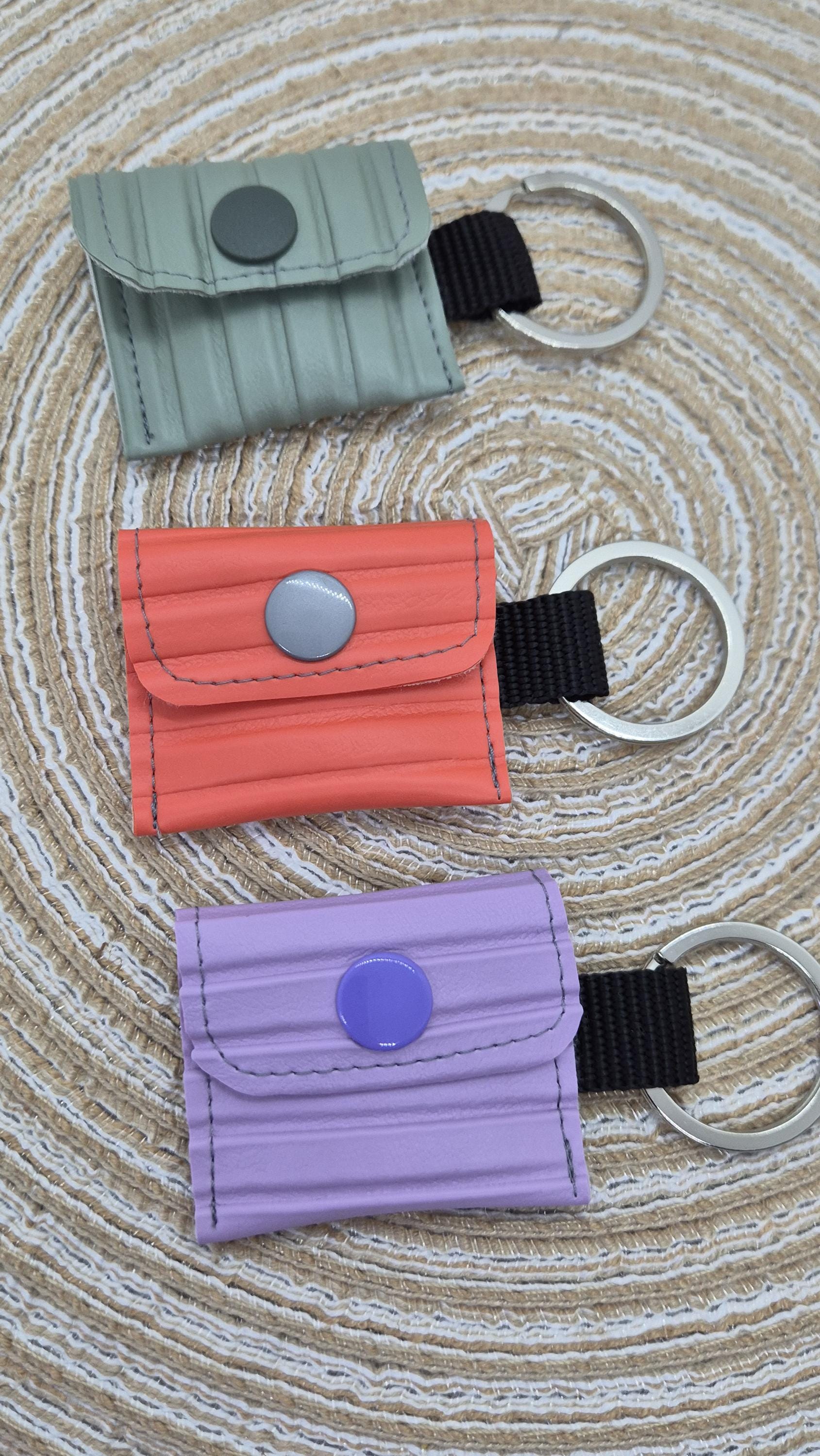 Mini-Portemonnaie Schlüsselanhänger, Einkaufswagenchip-Täschchen Grau, Filz, Geschenkanhänger, Frau, Geschenk, Personalisierung, Kleinigkeit von WithLovebySchimmels