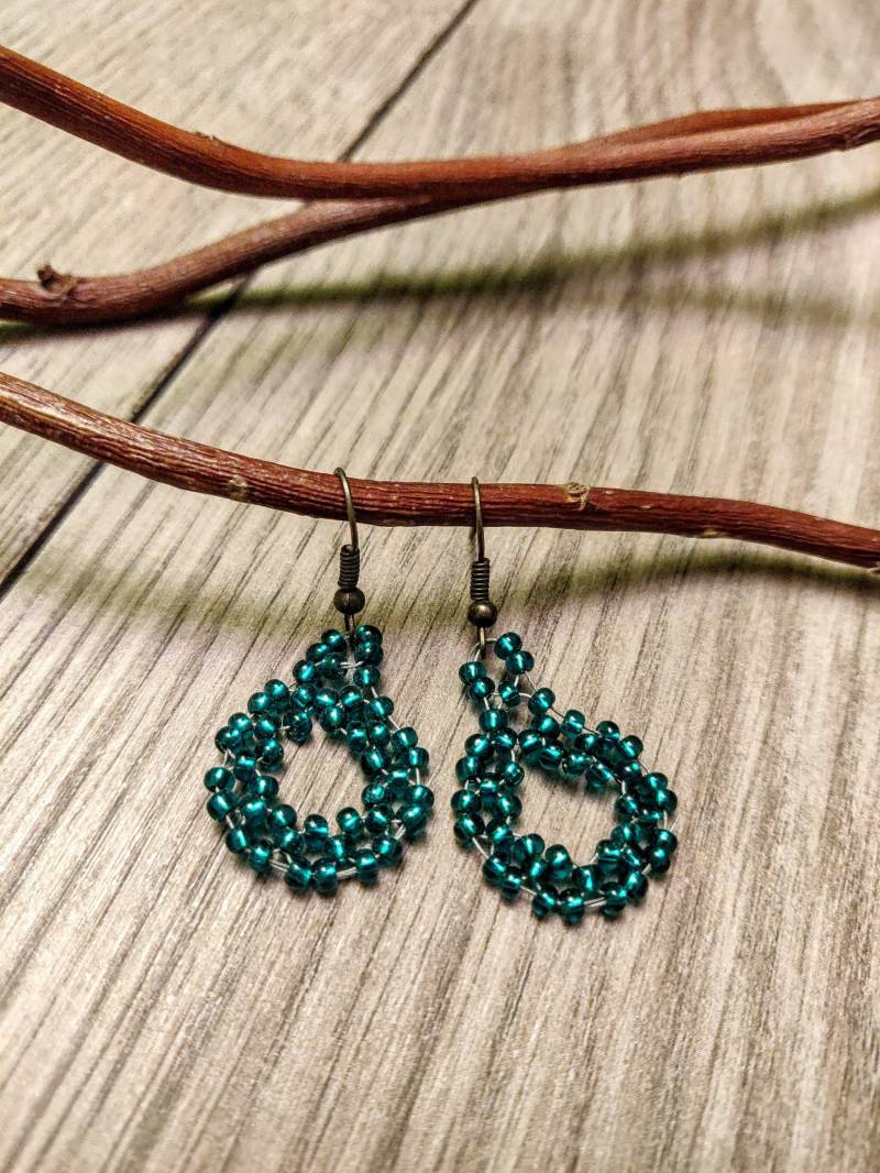 Perlenohrringe von WittyOwlCrafts