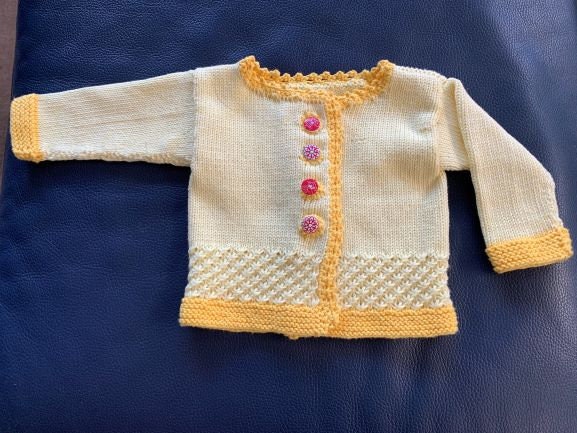 Allerliebste Babyjacke in Zitronengelb Aus 100 % Baumwolle Größe 56/62 Babyjäckchen Babykleidung Babyoutfit Babyweste Babyparty von WituCreativ