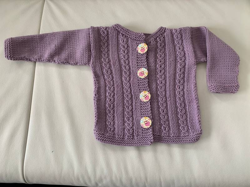 Babyjacke Aus 100 % Merinowolle in Größe 80/86 Flieder Babyjäckchen Babykleidung Babyoutfit Babyweste Babyparty Kinderkleidung Cardigan von WituCreativ