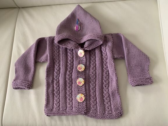 Babyjacke Aus 100 % Merinowolle in Größe 80/86 Flieder Mit Kapuze Babykleidung Babyoutfit Babyweste Babyparty Kinderkleidung Cardigan von WituCreativ