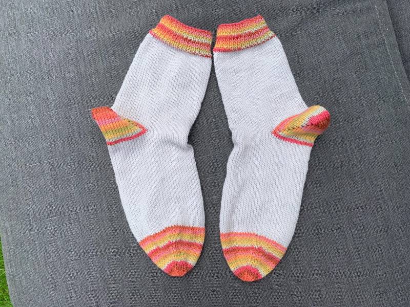 Gestrickte Socken Aus Hochwertigem Sockengarn | Wärmende Stricksocken Für Damen Und Mädchen Größe 38 /Handgemachte Geschenkidee Frauen von WituCreativ