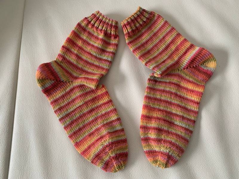 Gestrickte Socken Aus Hochwertigem Sockengarn | Wärmende Stricksocken Für Damen Und Mädchen Größe 38 /Handgemachte Geschenkidee Frauen von WituCreativ