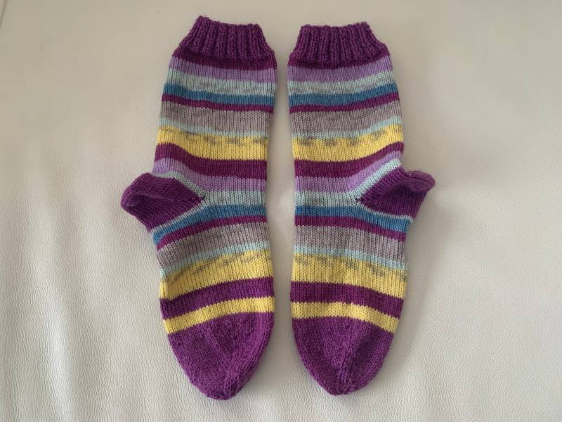 Gestrickte Socken Für Frauen/Mädchen Größe 36 Aus Hochwertigem Sockengarn/ Wärmende Stricksocken/ Handgemachte Geschenkidee Frauen von WituCreativ