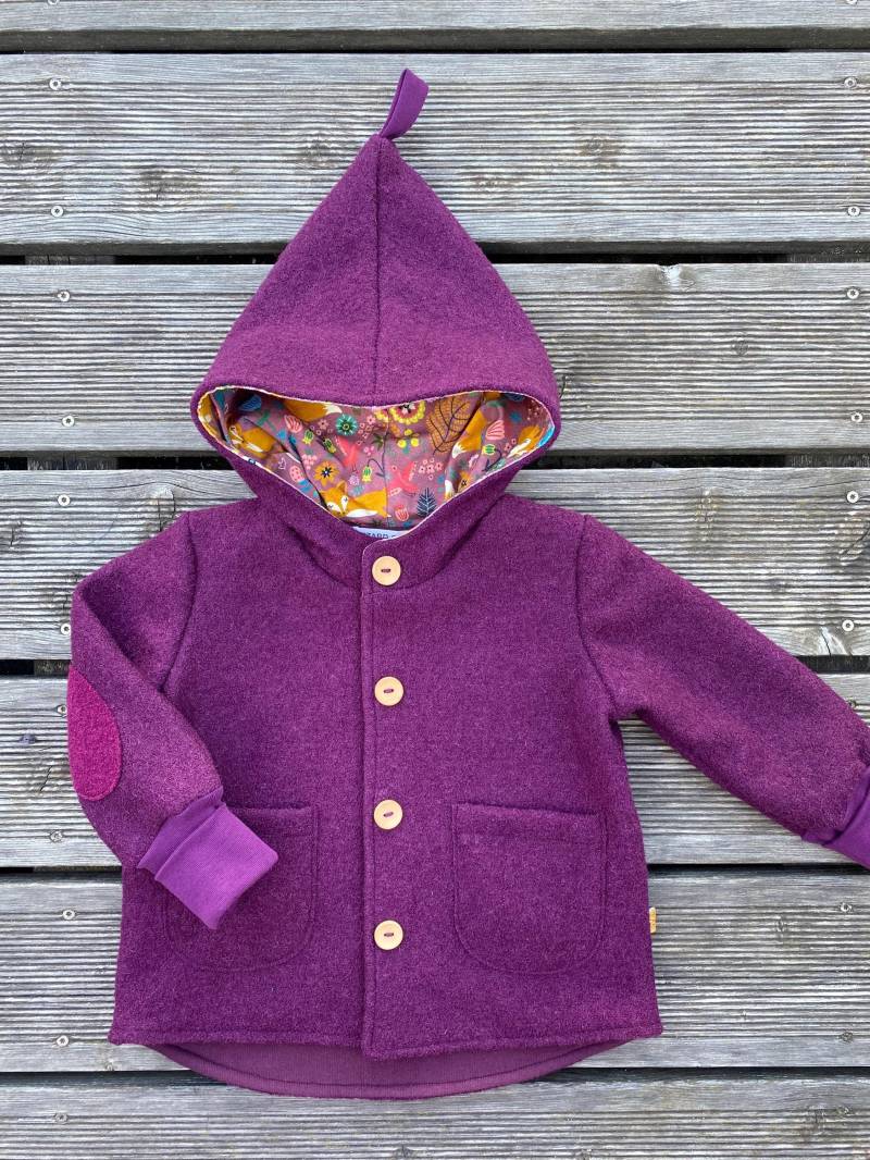 Walkjacke Oder Walkmantel Zipfel-Jacke Schurwolle Walk Dunkle Beere Waldtiere Mädchen von WizardofYve