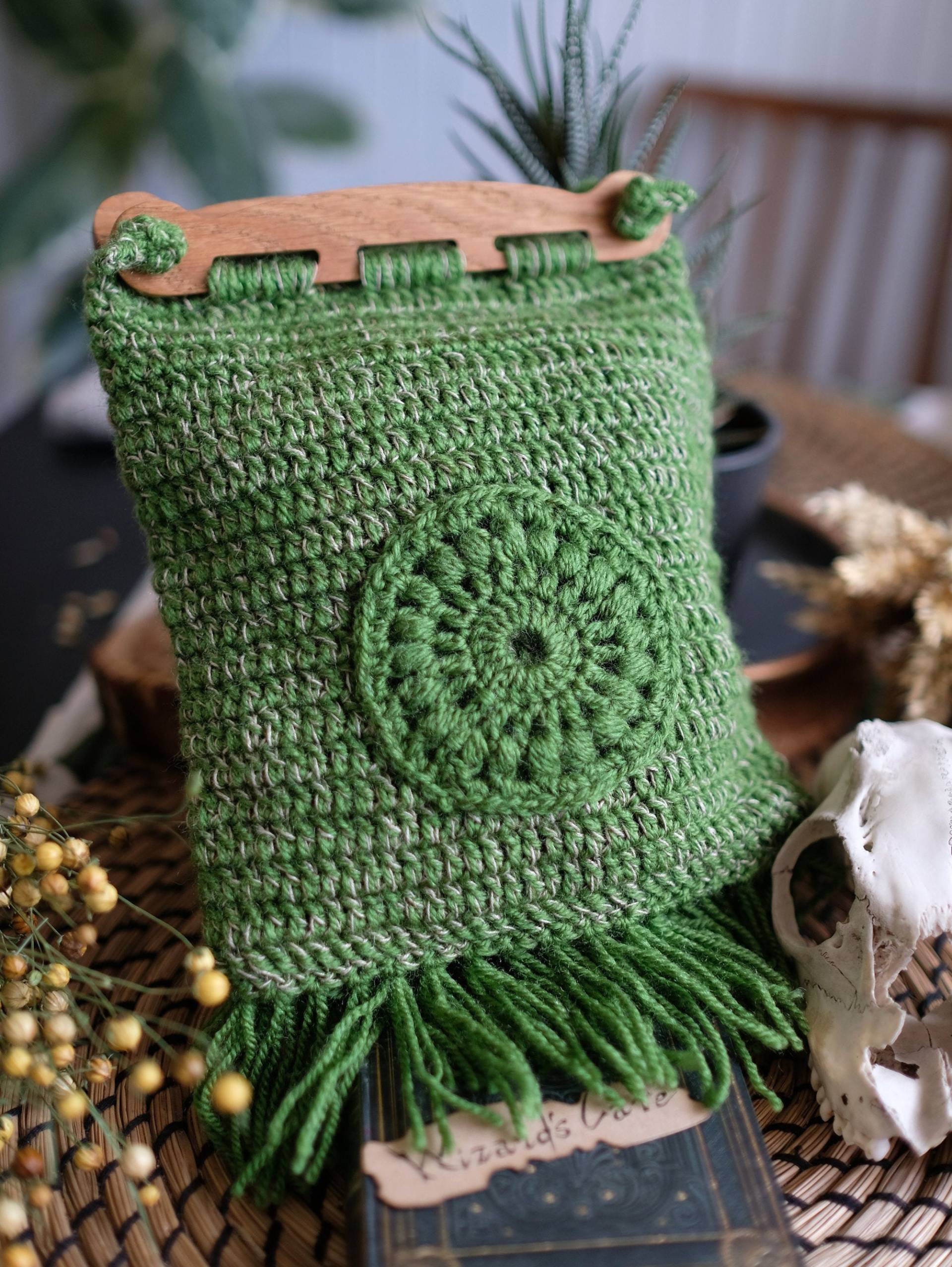 Kleine Handmade-Einkaufstasche Mit Quaste Kleine Handmade-Einkaufstasche Mit Quaste von WizardsCave