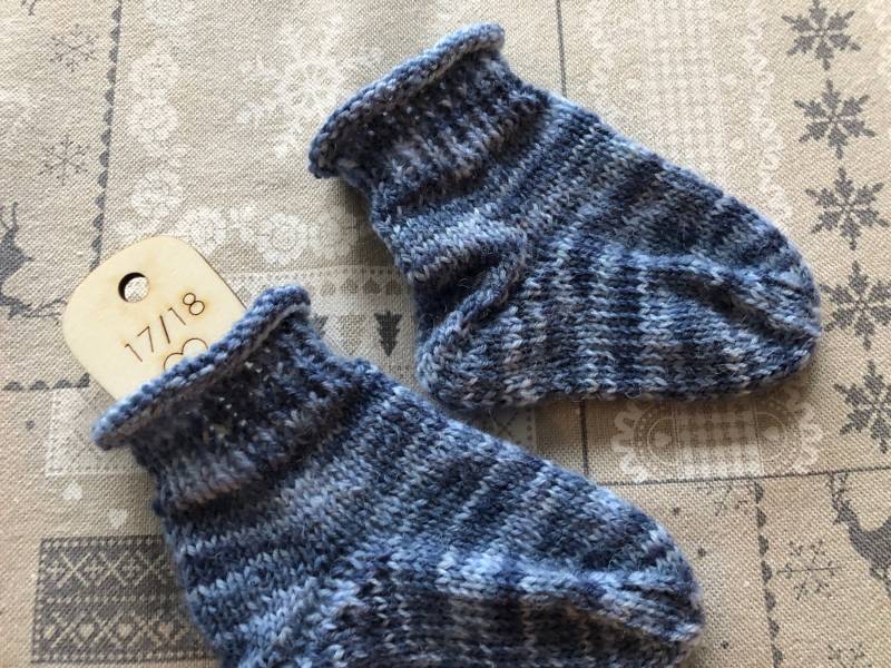 Gr. 17/18 Baby-Socken Ca. 12cm Wollsocken Stricksocken Handgestrickt Handmade von WoKis