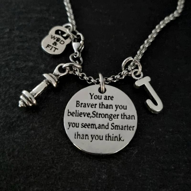 Du Bist Mutiger Als Du Glaubst. Motivationskette Geschenk Für Die Freundin Halskette Frauen Beste Mama Schmuck Fürs Fitnessstudio Wod & Fit von WodAndFit