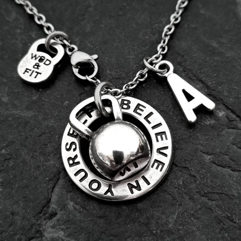 Personalisierte Fitnesskette Mit Kettlebell, Motivationsring Und Initialen - Geschenkidee Für Fitnessstudio-Fans Fitness Bodybuilding Cross-Training von WodAndFit