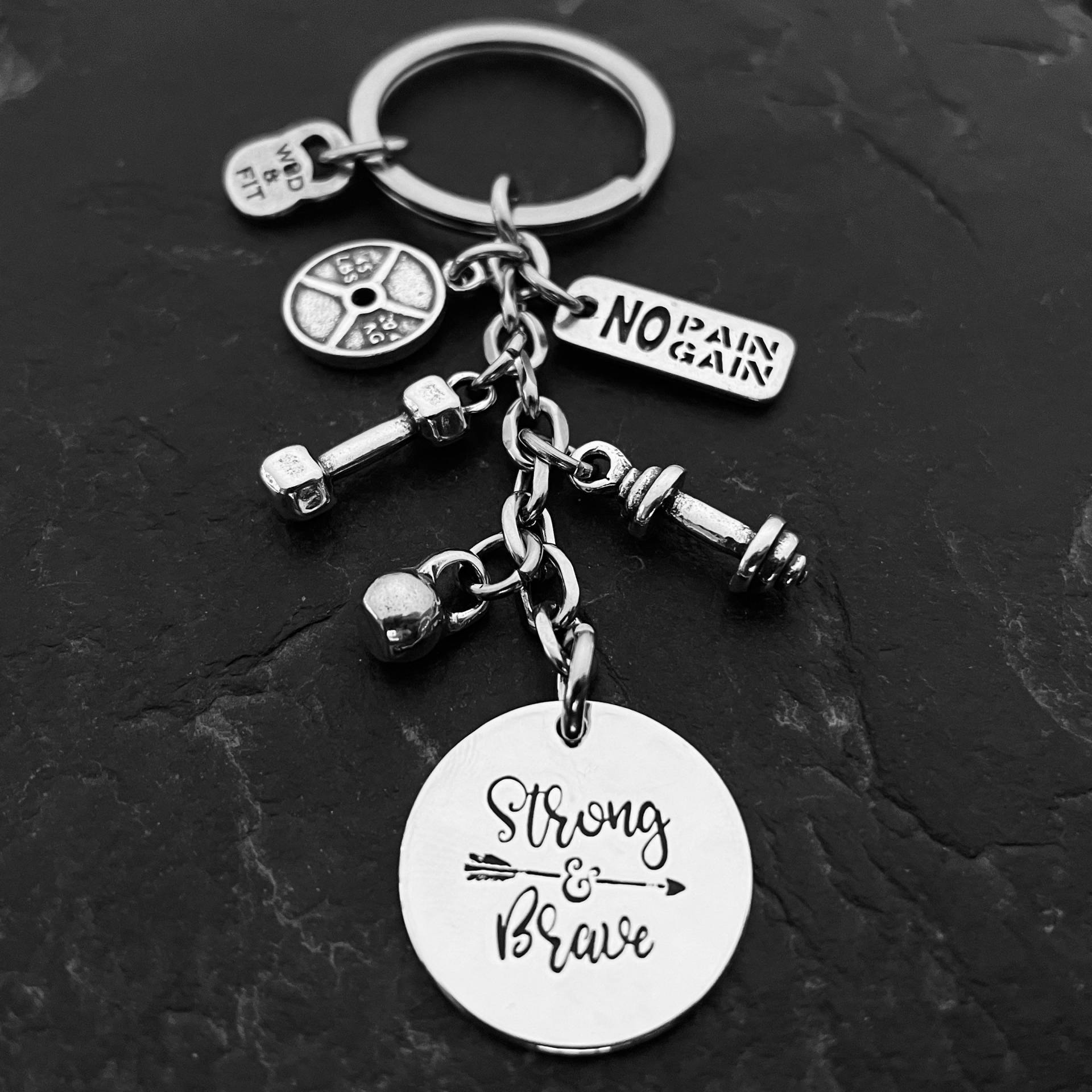 starker, Mutiger Fitnessstudio-Schlüsselanhänger Mit Motivation Geschenk Für Fitnessstudio, Fitness-Schmuck Bodybuilding Fitness-Geschenk, Wod & Fit von WodAndFit