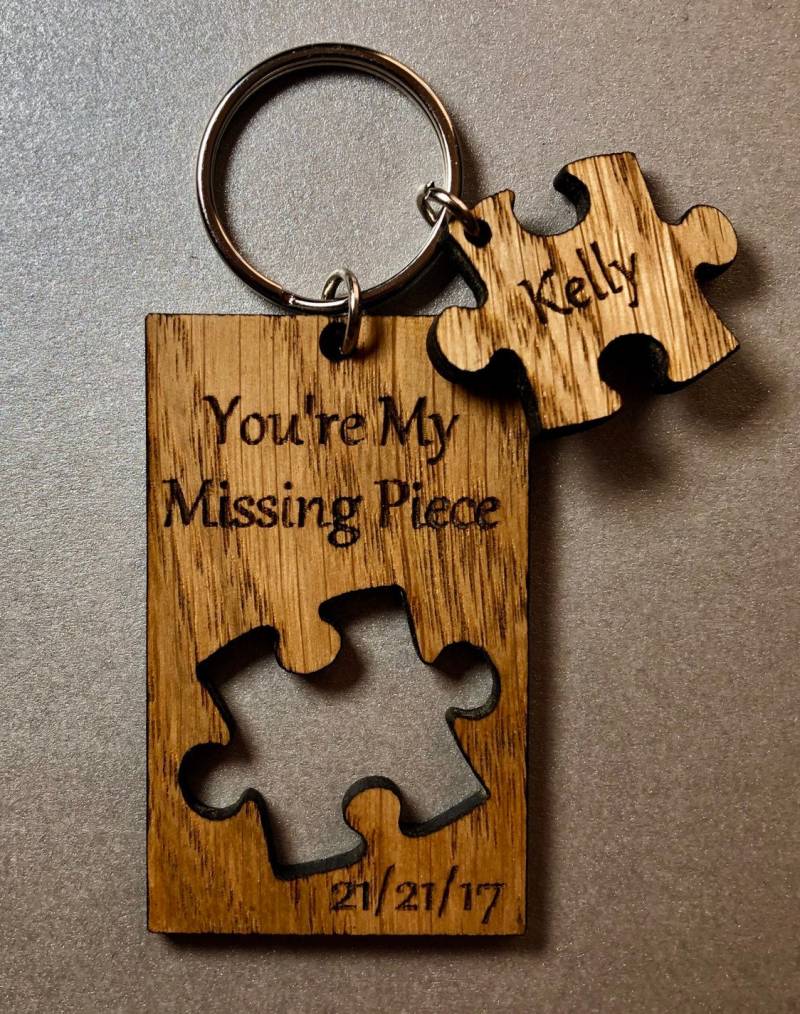 Personalisiertes Eichen Geschenk Puzzle Schlüsselring 5. Jahrestag Geburtstag Liebe Personalisiertes Eichen Geschenk Puzzle Schlüsselring 5. Jahrestag Geburtstag Liebe von Woddenweddings