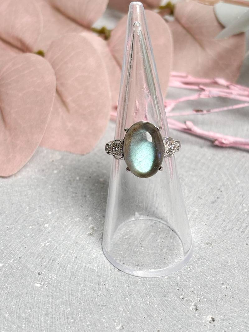 Edelstahlring Mit Labradorit - Größenverstellbarer Damenring Aus Edelstahl Naturstein Cabochon Schmuck von WoelkchenWunderShop