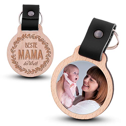 Wogenfels - Schlüsselanhänger aus Holz mit kratzfestem Foto und Gravur Beste Mama der Welt (schwarzes Lederband) von Wogenfels