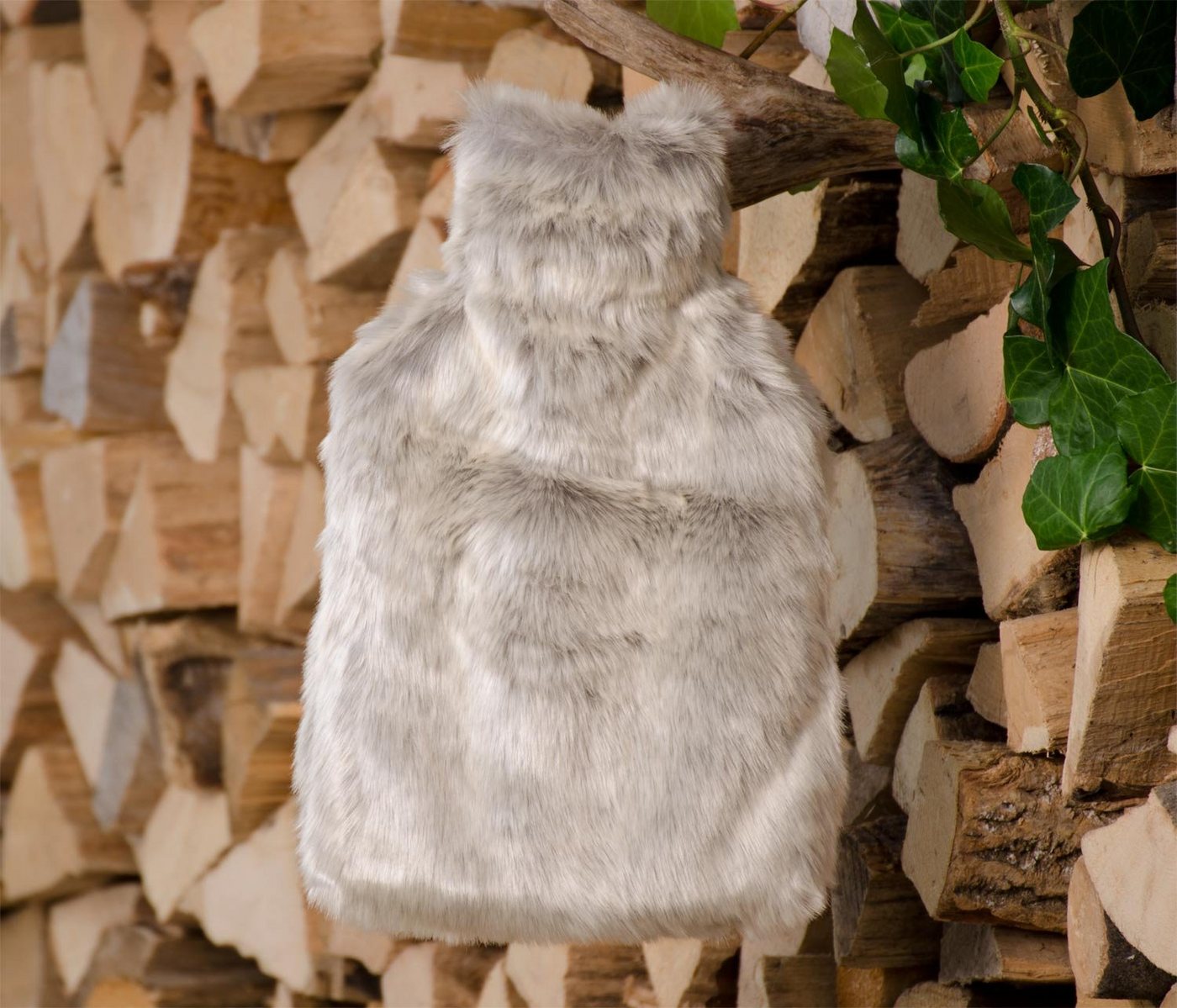Wohnen und Accessoires GmbH & Co. KG Wärmflasche Wärmflaschenhülle aus Kunstfell "Silberfuchs" von Wohnen und Accessoires GmbH & Co. KG