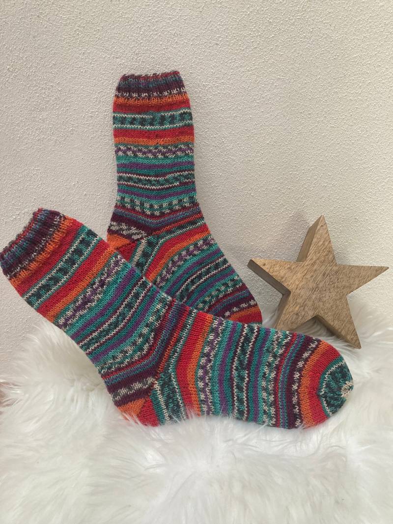 Handgestrickte Wollsocken in Wunschgröße von WoiSeckl