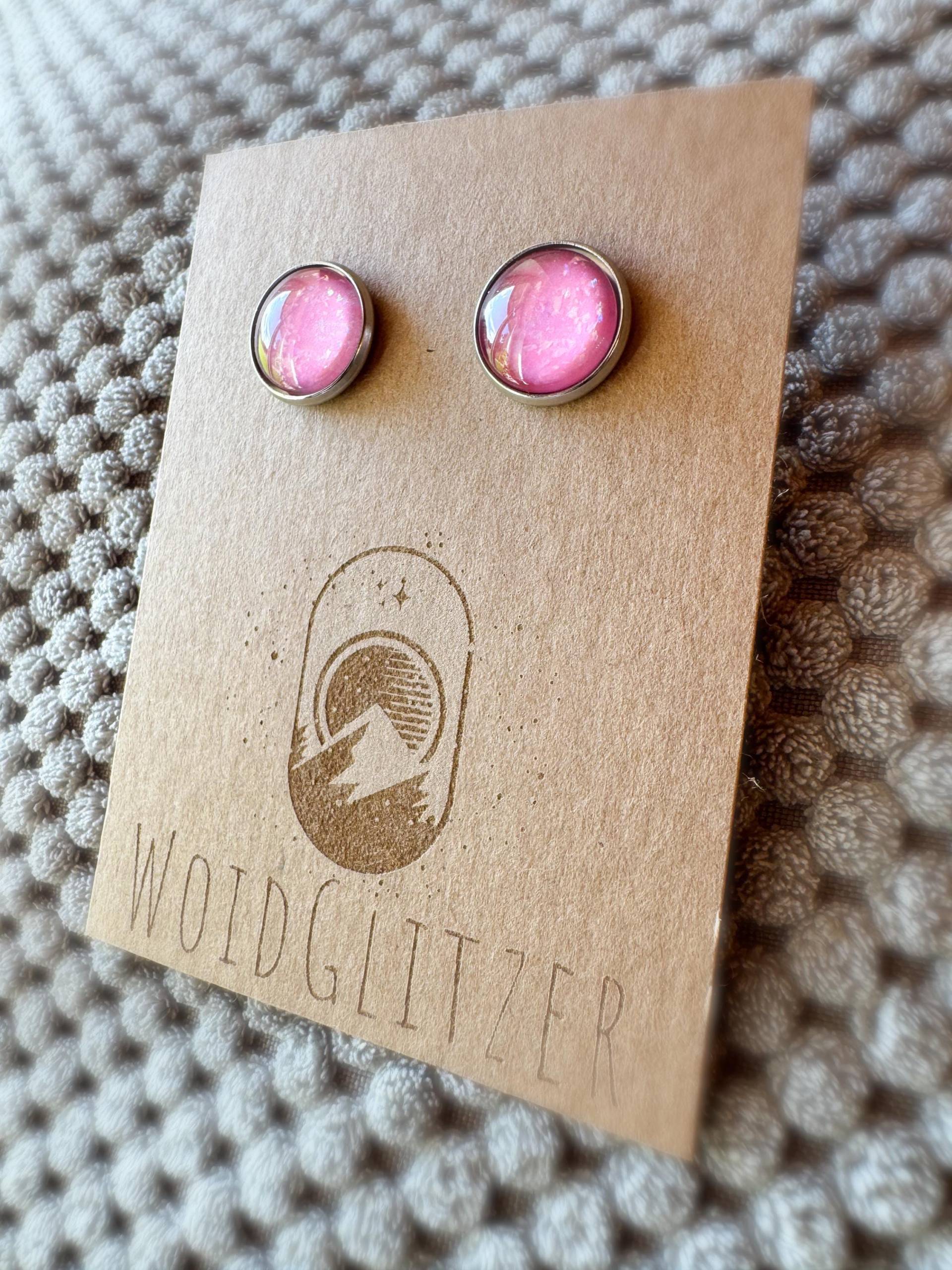 Ohrstecker Mit Cabochon 12mm Rosa Glänzend Ohrstecker Mit Cabochon 12mm Rosa Glänzend von WoidGlitzer