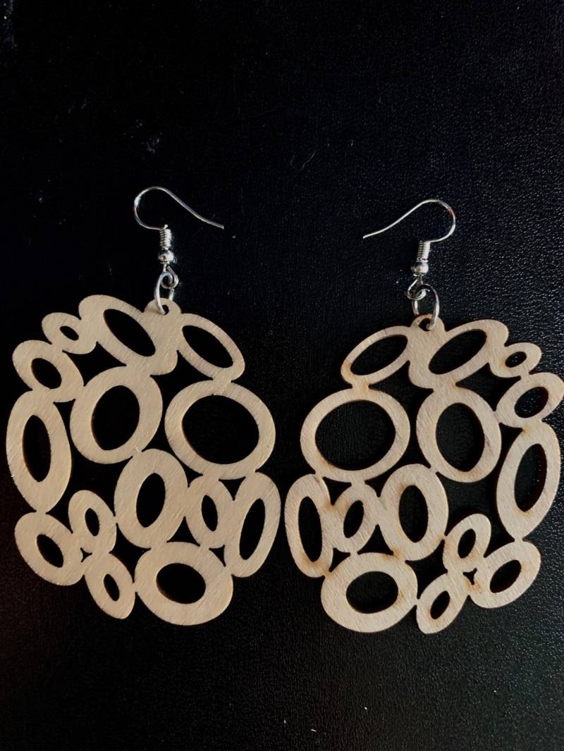 Cluster Lasergravierte Holzohrringe von WokeWears