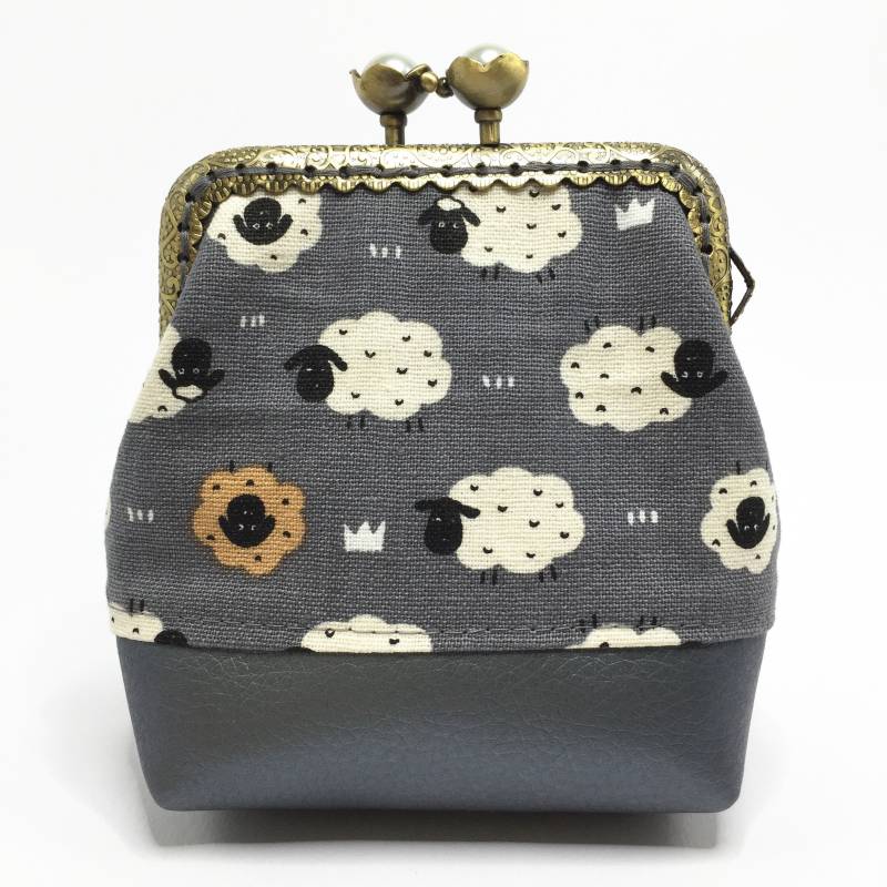 Woleahandmade Clipbörse Stoff Portemonnaie Dame Mädchen Geldbörse Geldbeutel Täschchen Münzbeutel Schafe Sheep von WoleaHandmade