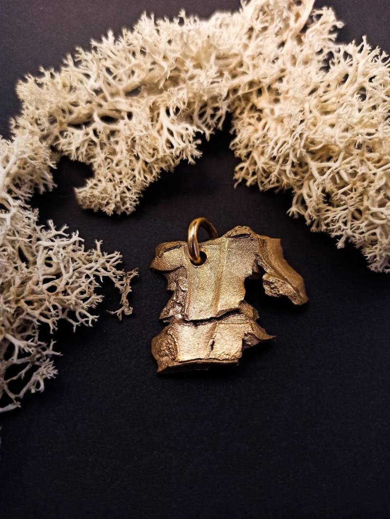 Granatsplitter 24K Gold Größe | L Weltkrieg Kettenanhänger Bodenfund Ww2 Wwii Replikat Replica Sondeln Metalldetektor Larp Metaldetecting Granatsplitter 24K Gold Größe | L Weltkrieg Kettenanhänger Bodenfund Ww2 Wwii Replikat Replica Sondeln Metalldetektor Larp Metaldetecting von WolframArtifacts