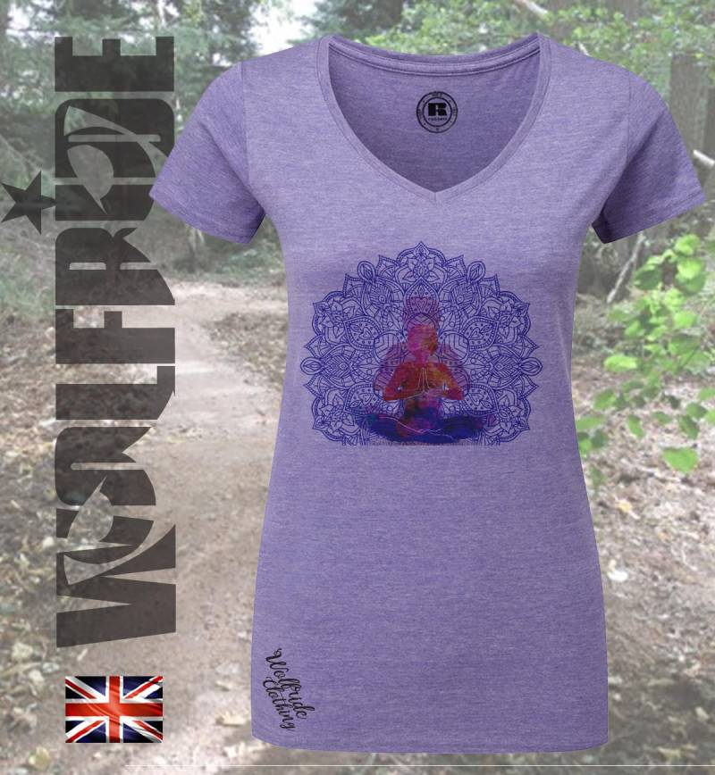 Frauen V-Neck Yoga T-Shirt - Slim Fit, Meditations-Print von WolfrideClothing