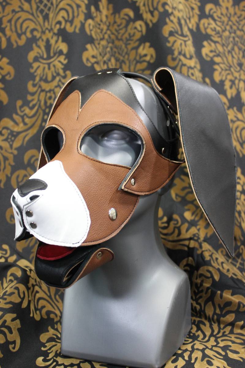 Basset Hound-stil-Welpen-Maske in Schwarz, Beige Und Weiß von WolfstrykerLeather