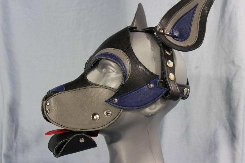 Husky Stil Pup Maske in Schwarz, Blau Und Grau von WolfstrykerLeather