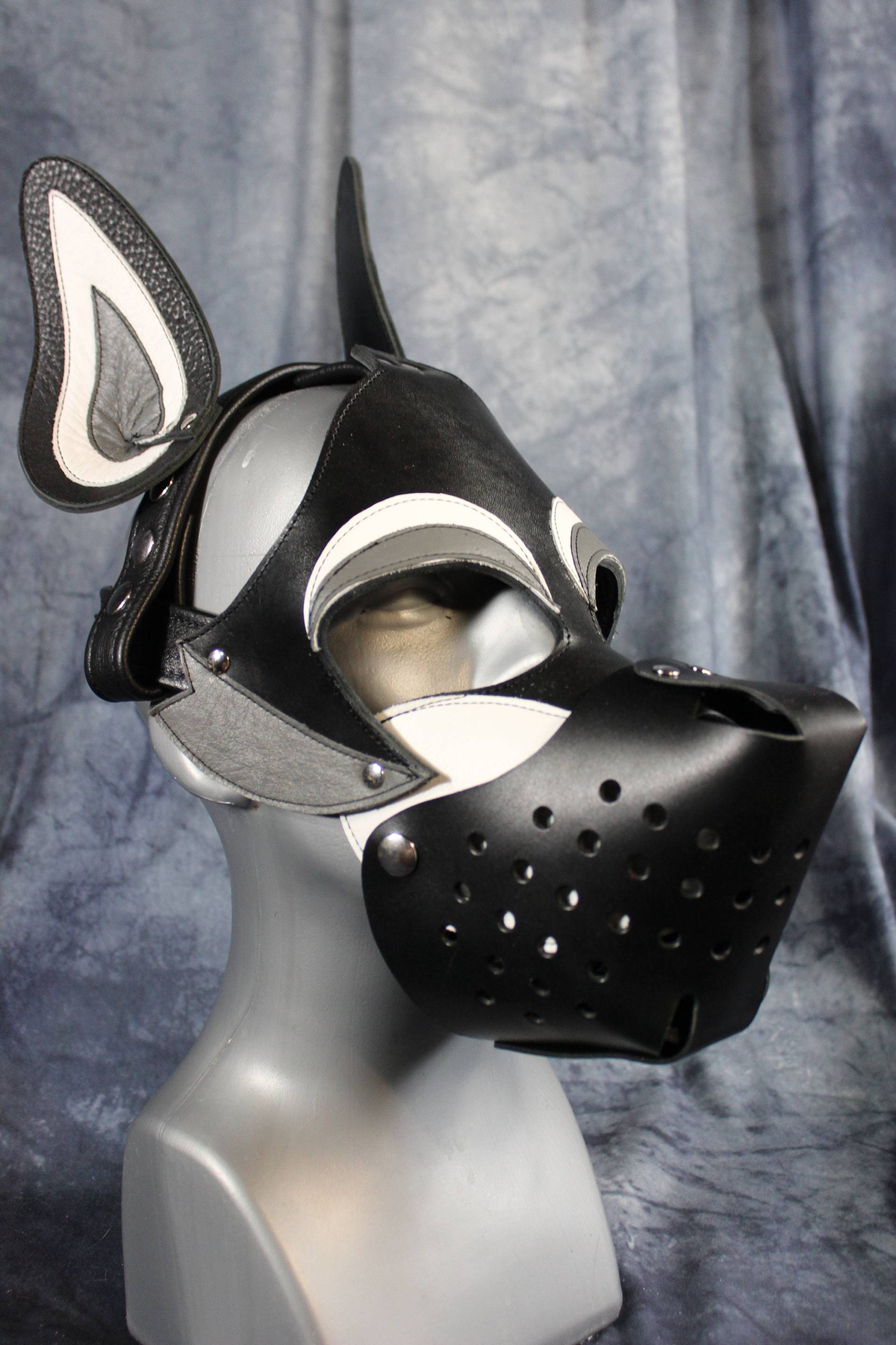 Husky Style Pup Hood in Grau Und Weiß Mit Optionalem Abnehmbaren Maulkorb von WolfstrykerLeather