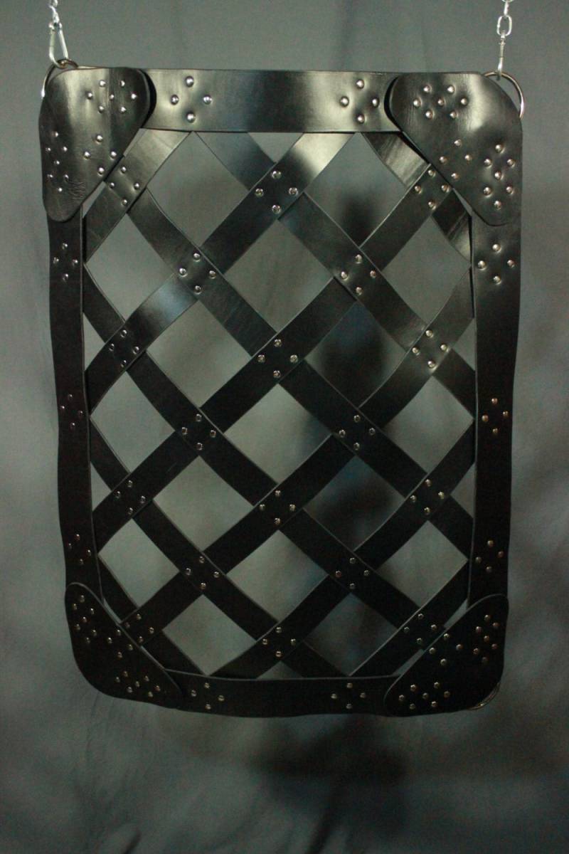 Unsere Feinsten Schlinge - Des Königs Sling in Schwarz Leder von WolfstrykerLeather