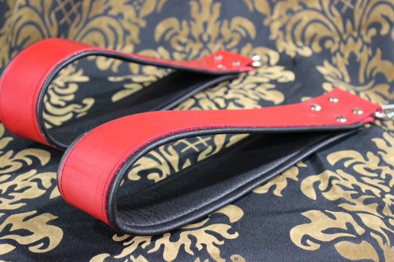 Wie Ein König Mit Diesen Benutzerdefinierten Steigbügel Schleudern von WolfstrykerLeather