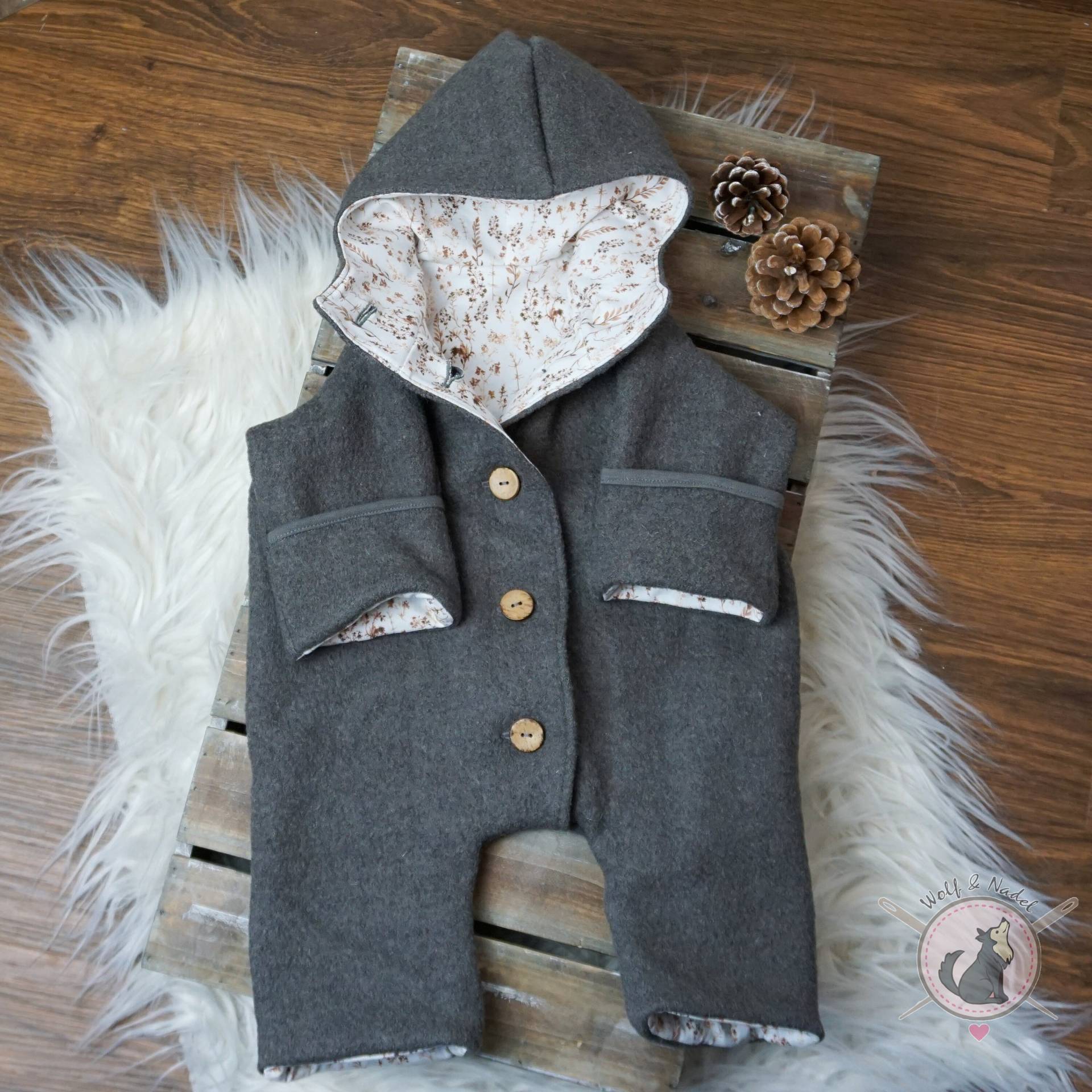 Walkoverall | Walkanzug Wollwalkoverall Gefüttert Overall Baby Bündchen Umschlag Kapuze Knopfleiste Walkoverall | Walkanzug Wollwalkoverall Gefüttert Overall Baby Bündchen Umschlag Kapuze Knopfleiste von WolfundNadel